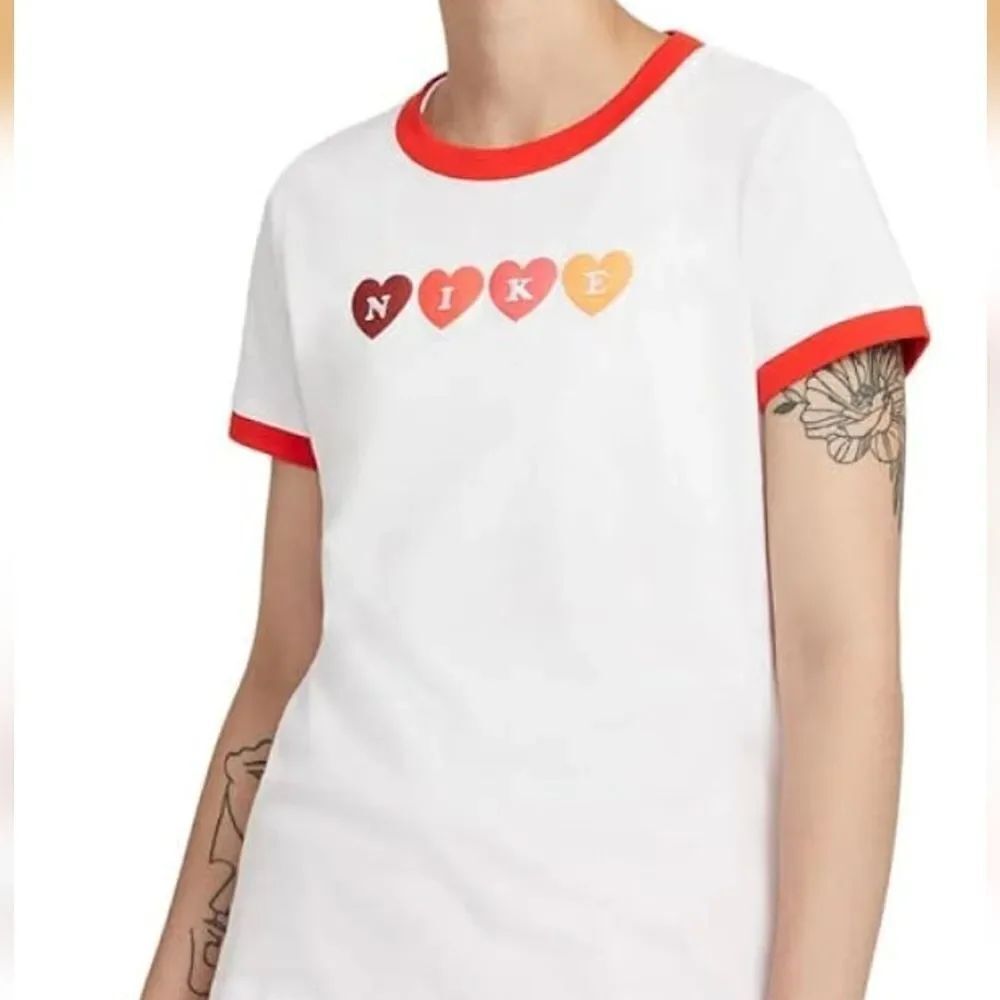 Nike Women's SMALL Logo Hearts Ringer T-Shirt - NEW